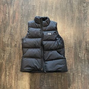 Mountain hardware puffer vest